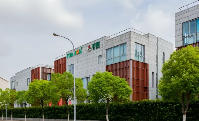 上海浦東新區(qū)出售曹路800㎡小獨(dú)棟，水電煤暢達(dá)，花園露臺(tái)陽(yáng)光房加持，低總價(jià)速來(lái)！